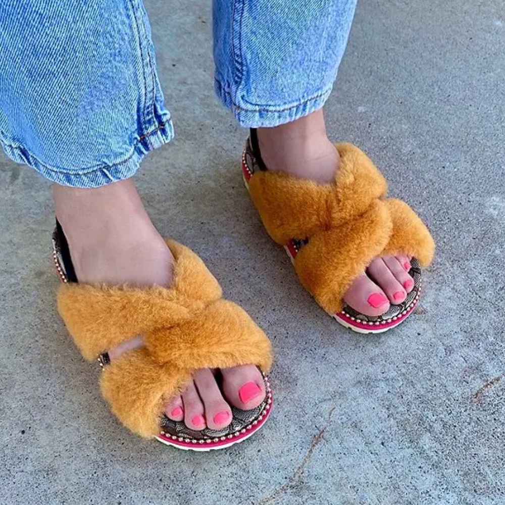 COACH
Tally Shearling Sling Sandals🍎 - Picture 5 of 6